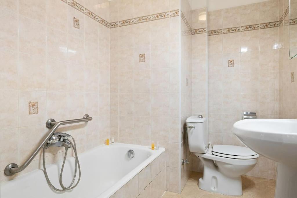 Le Panorama -Vue Exceptionnelle - Dernier Etage - Front De Mer Menton Luaran gambar